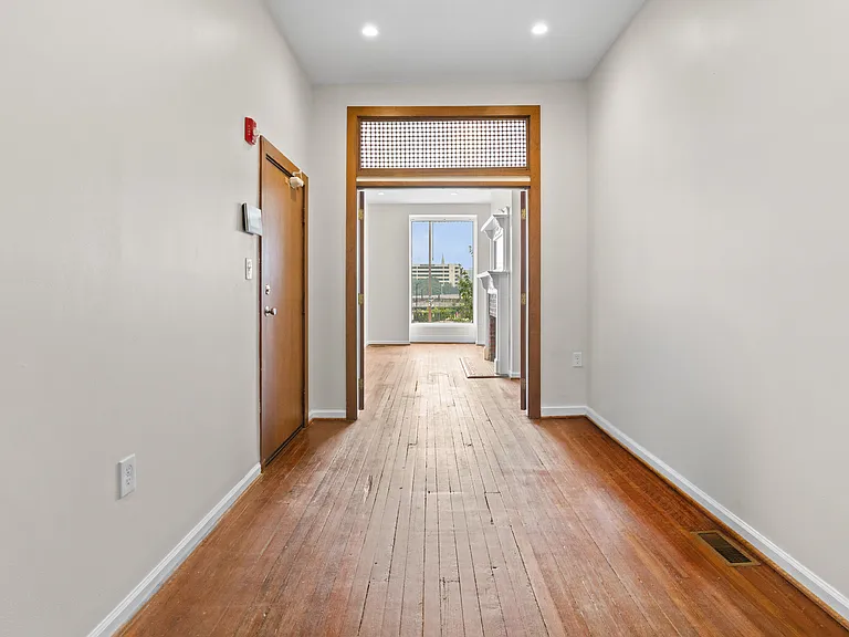 Living room/ Common area
