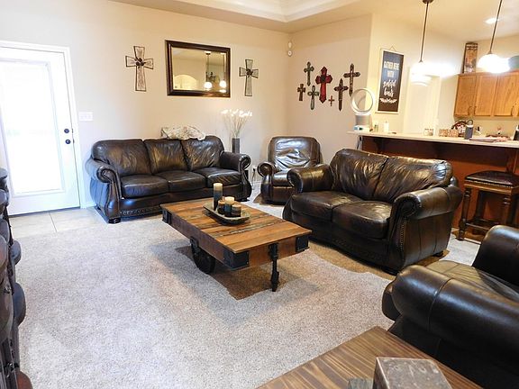3rd image of 21 Paisano Cir