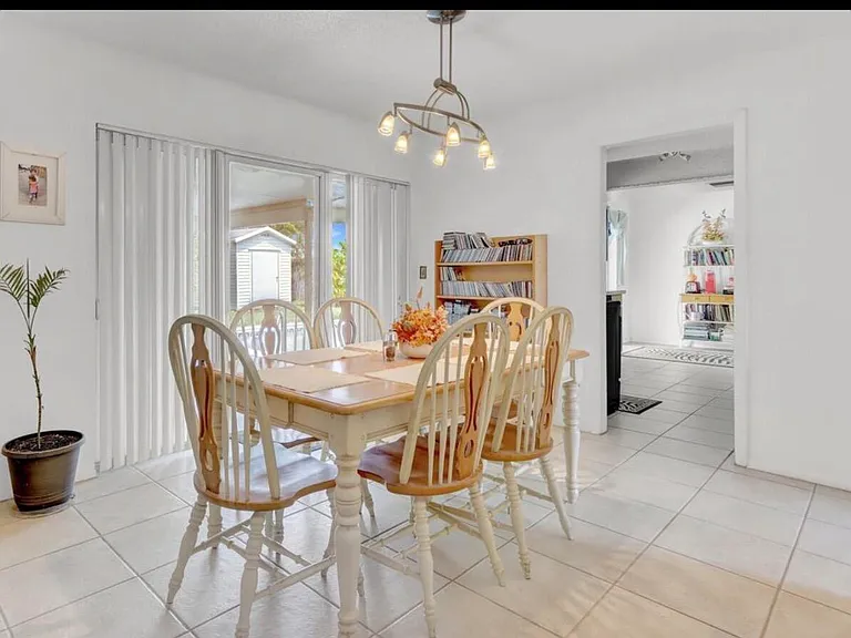 216 NE Mainsail St — Photo 10