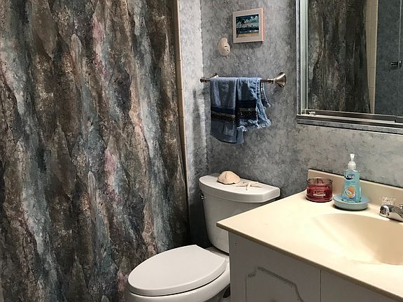 2nd Bathroom
