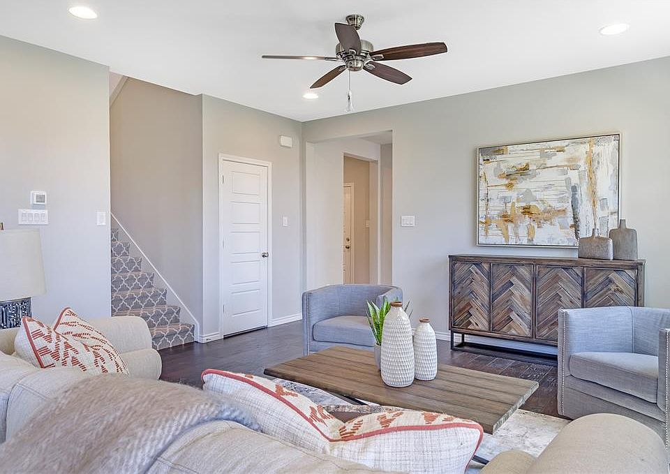 1st image of 111 Crossroads Cir