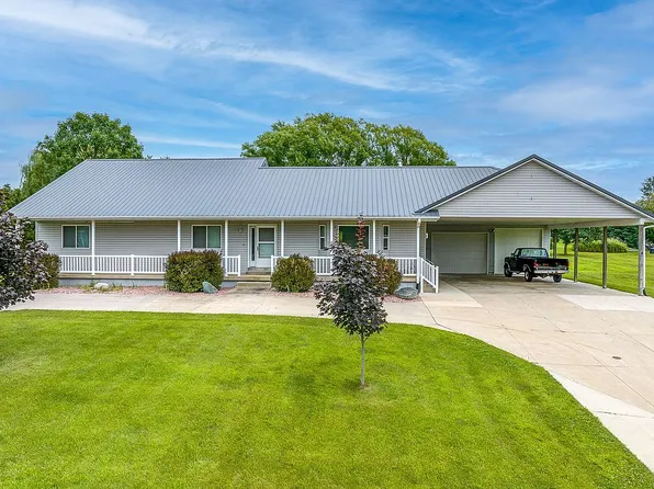 1226 Winchester Cir NE, Swisher, IA 52338