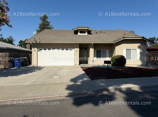 1216 McGuire Dr, Modesto, CA 95355
