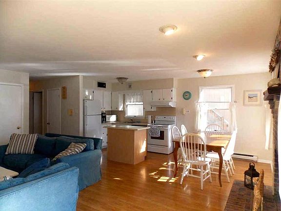 2nd image of 2632 Asbury Ave