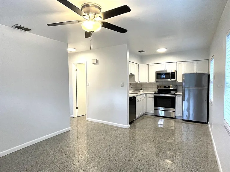 902 S Bruce St #B — Photo 3