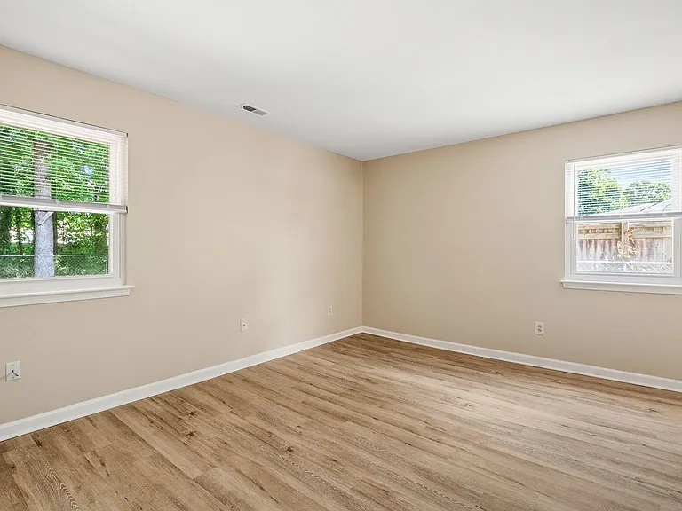 4117 Rainbow Dr — Photo 15