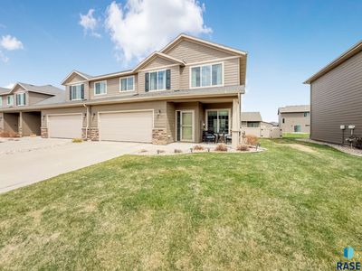 2411 E Meadowside Pl, Sioux Falls, SD, 57108