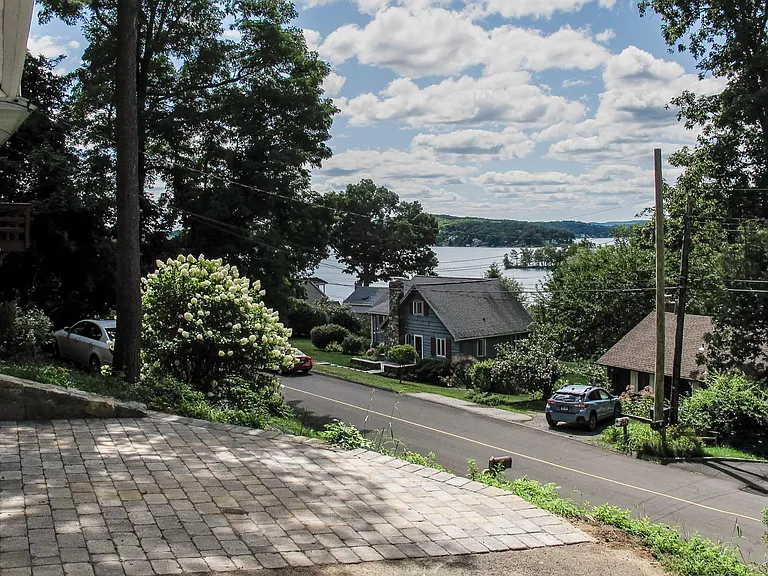Patio / parking in front of the house