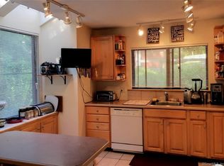 10 Bristol Path, Brookfield, CT 06804