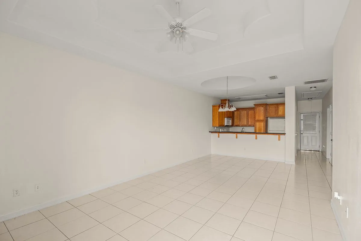 2 bed, 2.0 bath, 950 sqft, $895 — Photo 3