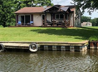 880 W Shore Rd, Bronson, MI 49028