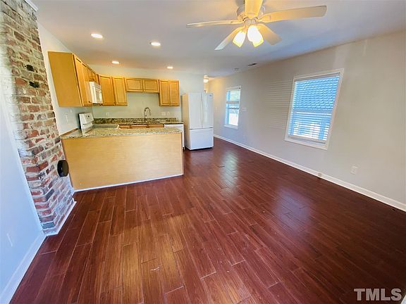4th image of 400 Price Ave