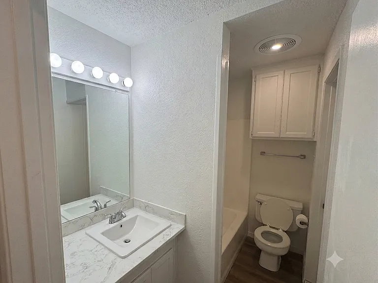 1140 Landsdale Ln #1140 — Photo 11