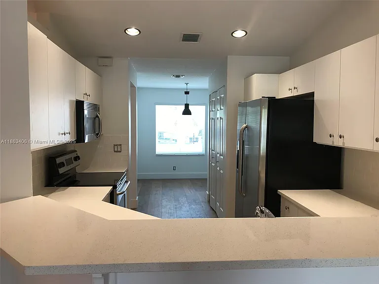 4265 Pine Ridge Ct — Photo 6