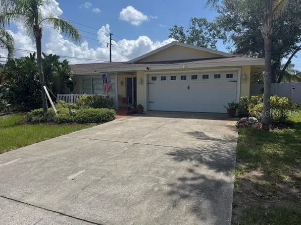 10185 Santiago Ct, Seminole, FL 33776