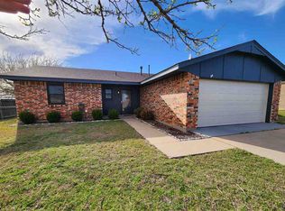 927 SW 60th St, Lawton, OK 73505