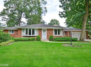 3890 Gregory Dr, Northbrook, IL 60062
