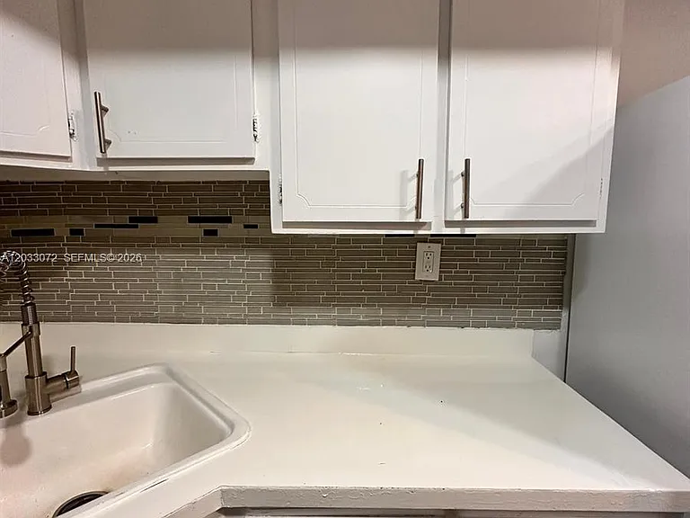 5540 SW 38th Ct #0 — Photo 3