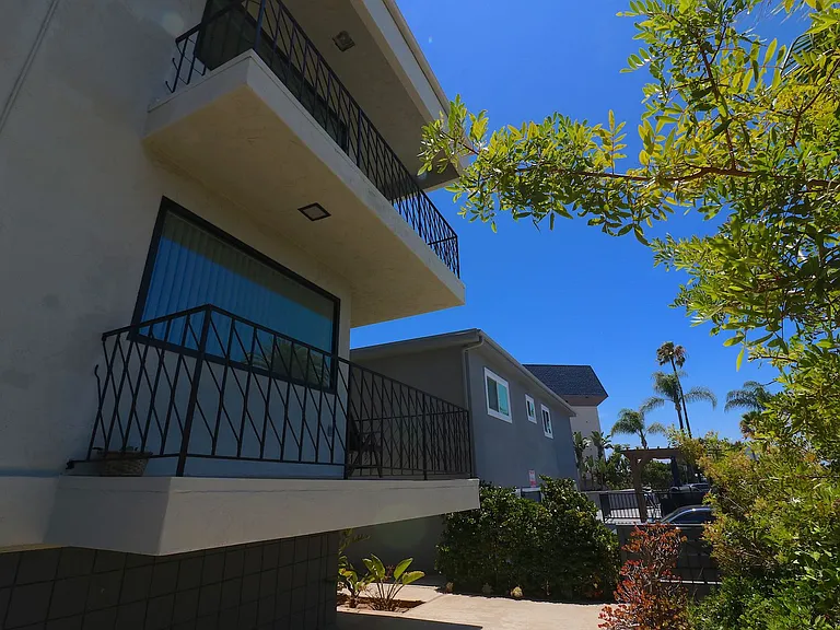 3990 Crown Point Dr — Photo 34