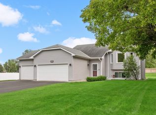 7579 216th St N, Forest Lake, MN 55025