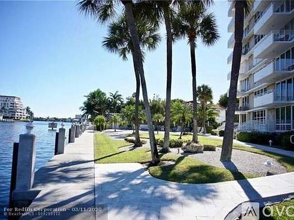 3rd image of 888 Intracoastal Dr APT 4F