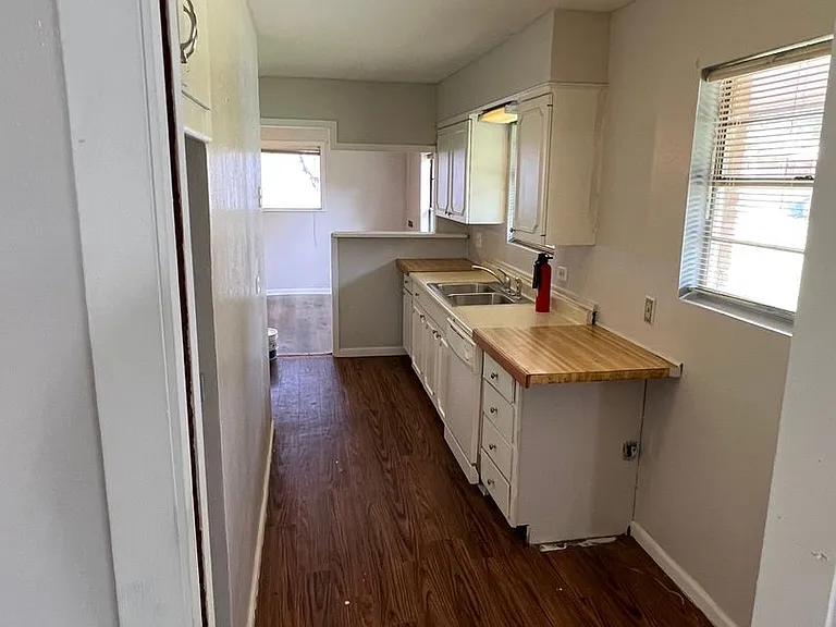 1121 Kimberly Dr — Photo 5