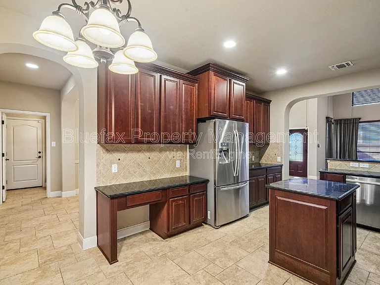 7654 Culebra Valley — Photo 9