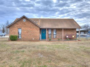 1106 NE 8th St, Wagoner, OK 74467