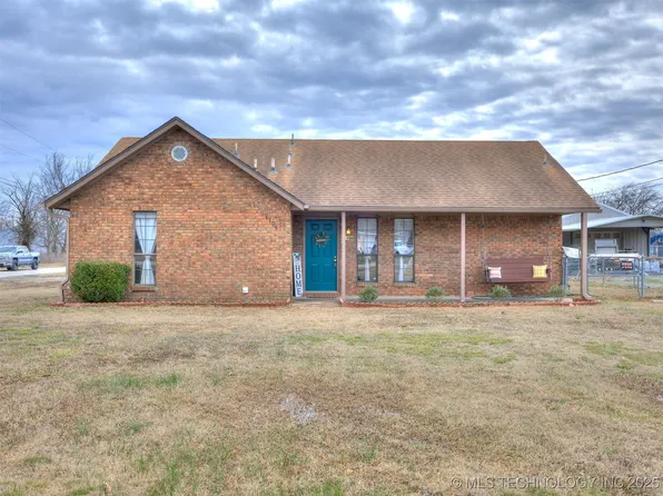 1106 NE 8th St, Wagoner, OK 74467