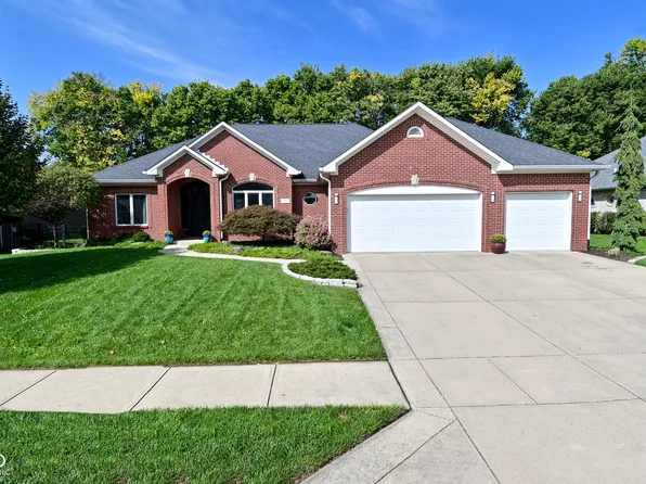 498 White Oak Ln, Greenwood, IN 46142
