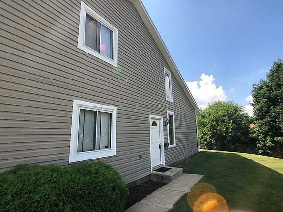 2nd image of 1006 Sandpiper Ct