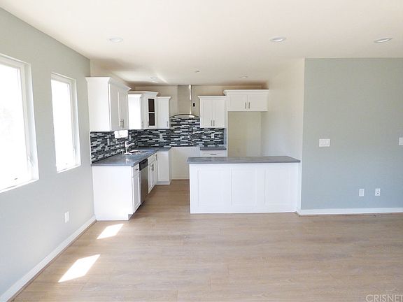 5th image of 11319 Miranda St