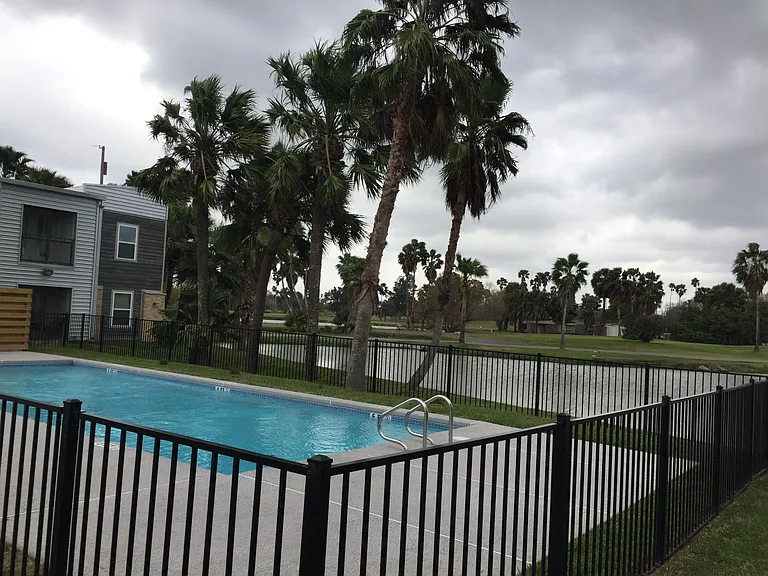 205 Wildrose Ln — Photo 25