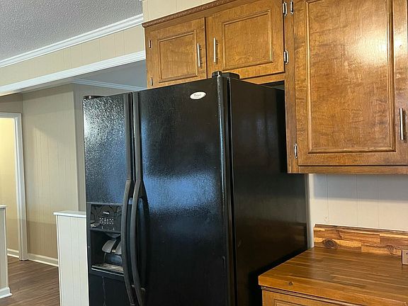 3rd image of 811 Pitts Rd