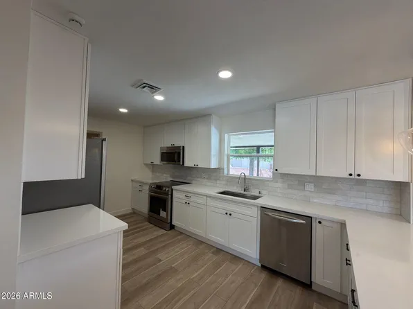 6060 E DALLAS Street, Mesa, AZ 85205