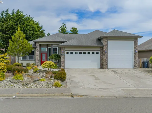 2195 Garfield St, North Bend, OR 97459
