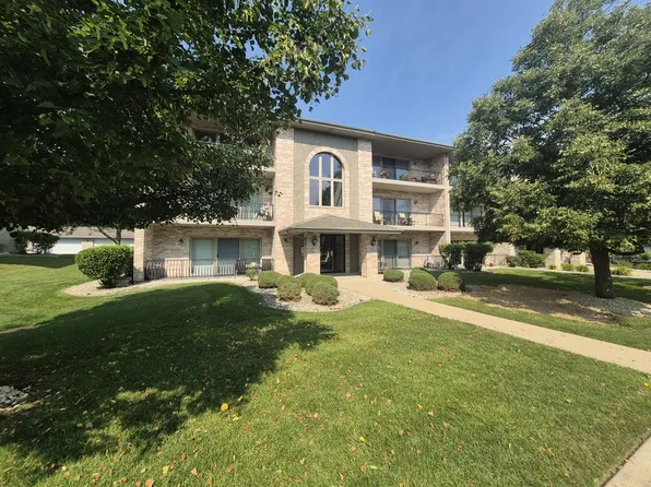 17806 Bernard Dr APT 2B, Orland Park, IL 60467