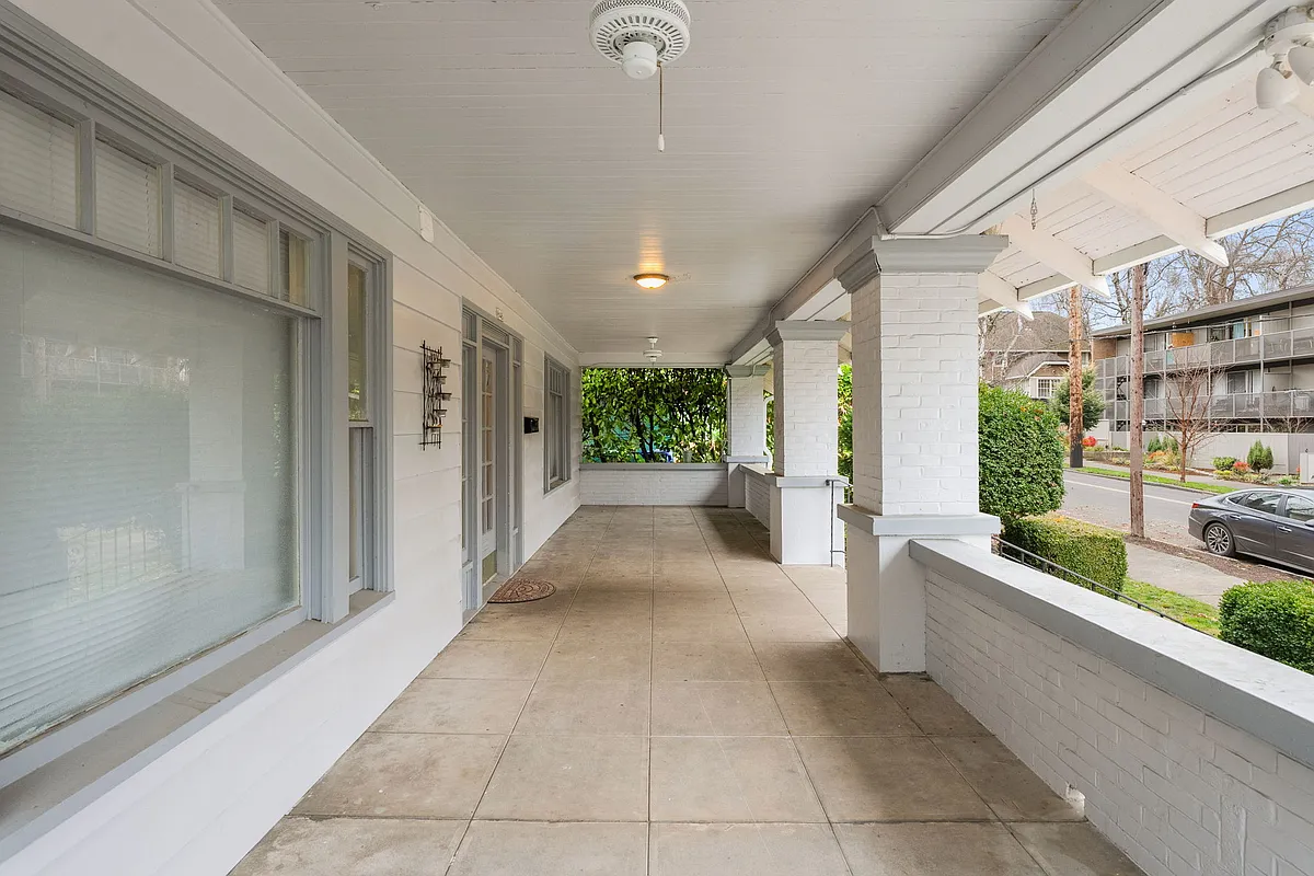 Building Photo - 646 SE 60th Ave #H