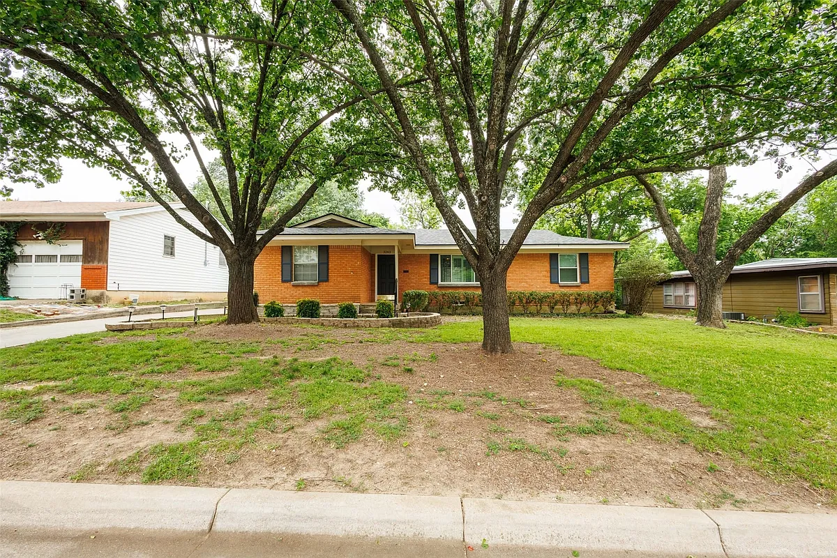 Building Photo - 3263 Bilglade Rd