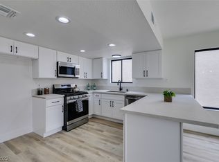 4348 Fox Point Dr, Las Vegas, NV 89108