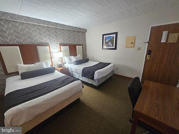 5th image of 290 Marsh Hill Rd #406F