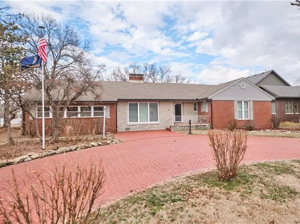 408 Winwood Dr, Pittsburg, KS 66762