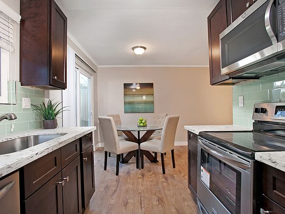 3rd image of 4405 Menlo Ave #5