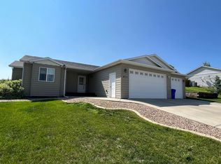 4711 Coal Bank Dr, Rapid City, SD 57701