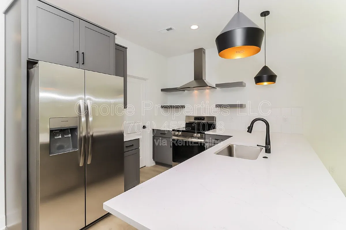 Building Photo - 422 Sylvania Ave #A