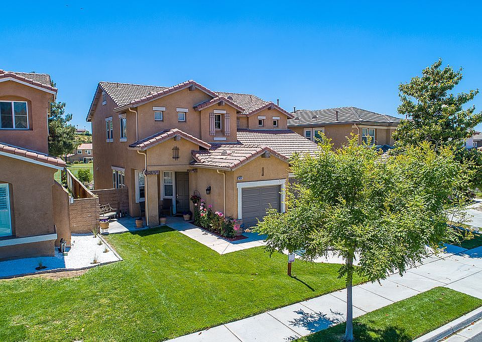 1st image of 34137 Lake Breeze Dr