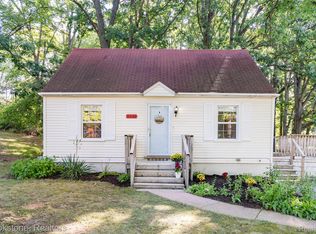 2436 Richwood Rd, Auburn Hills, MI 48326