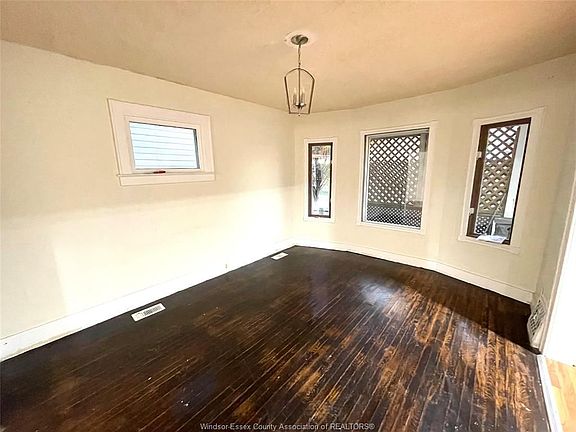 4th image of 232 Belleview Ave