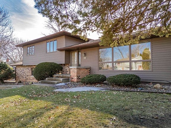 2nd image of 2009 Wembley Rd