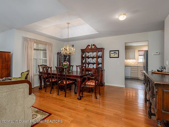 4th image of 2432 Spring Hill Drive